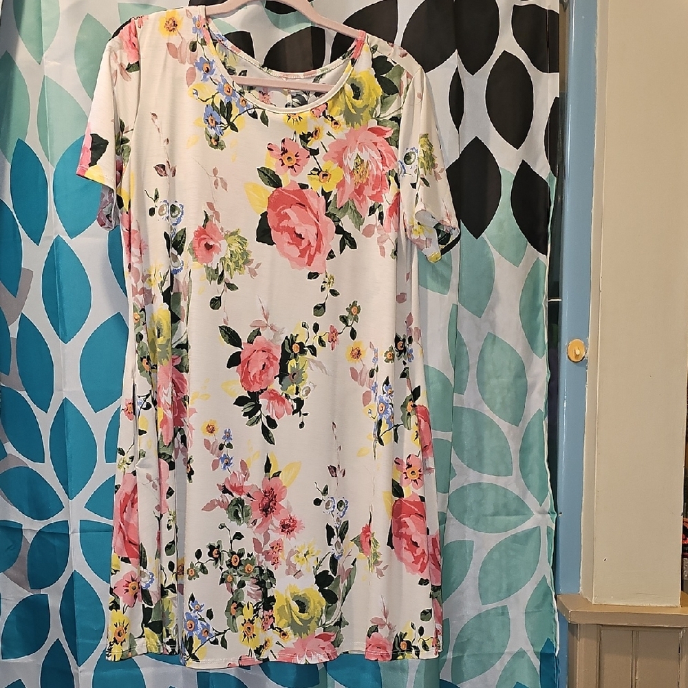 Vibrant Floral Short Sleeve Dress
